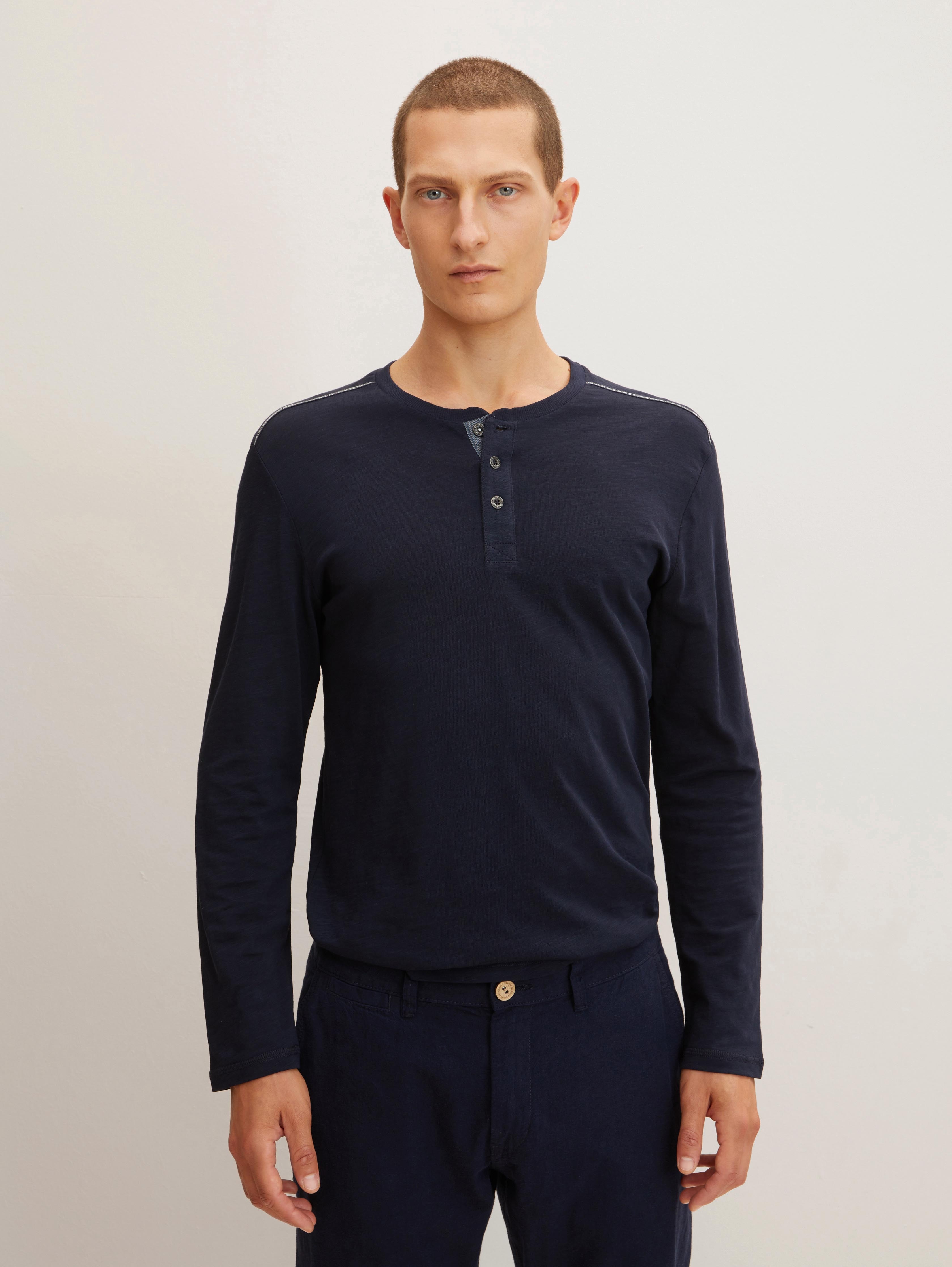 Majica s Henley izrezom
