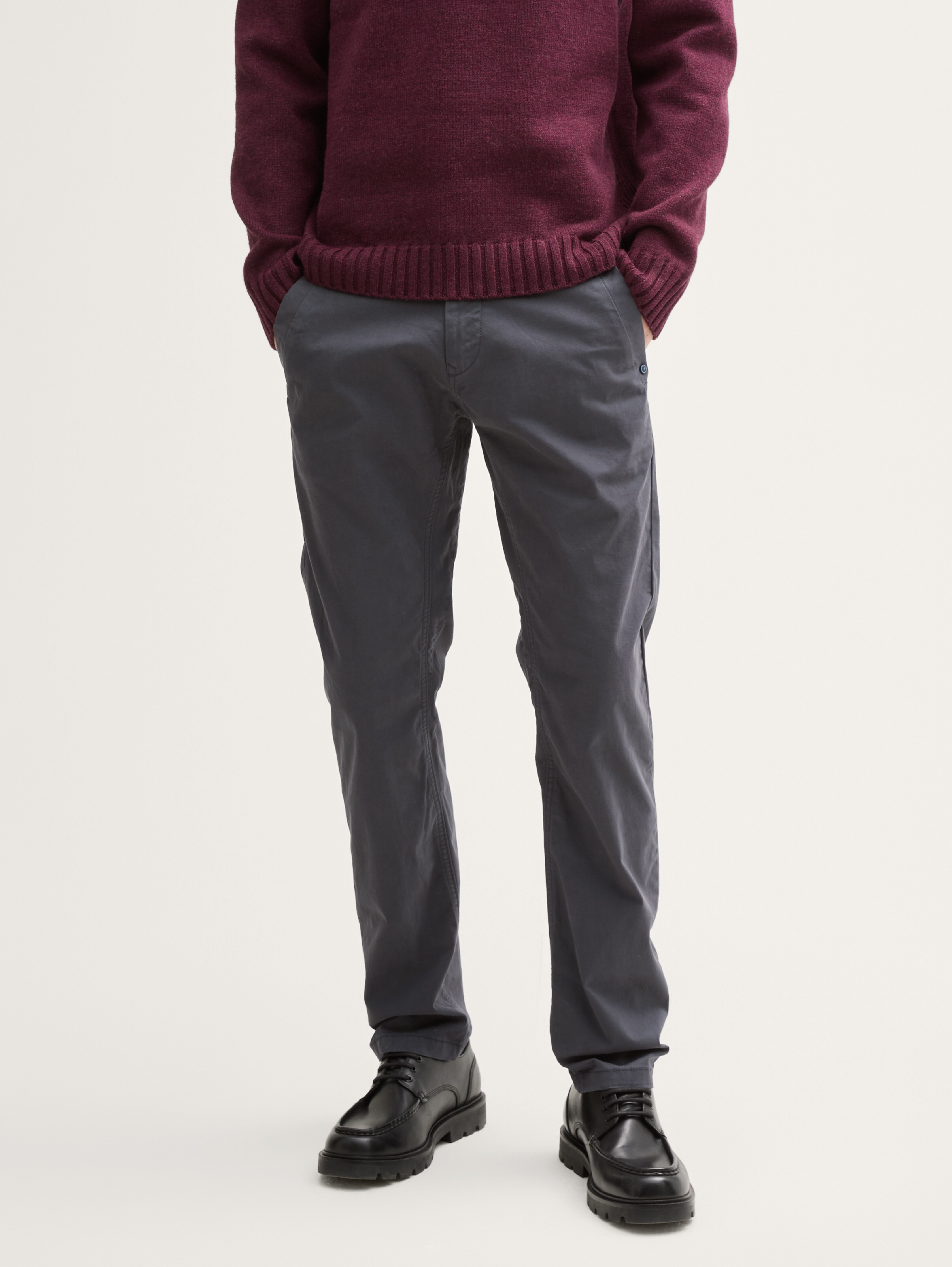 Pantaloni tapered slim